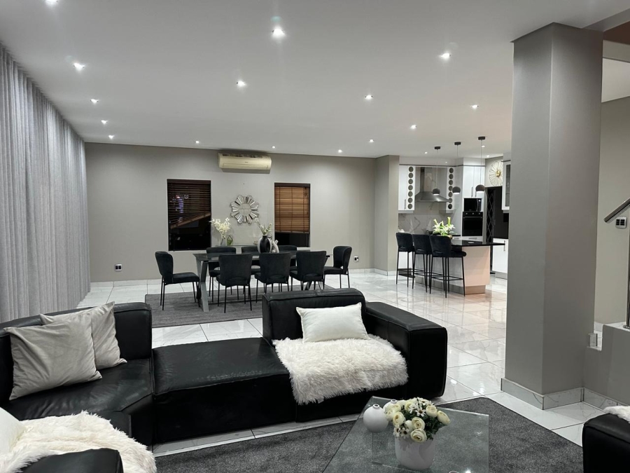 4 Bedroom Property for Sale in Parklands North Western Cape